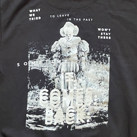 IT Chapter Two “IT‎ Comes Back” Clown Horror Graphic Hoodie Size Small - Picture 5 of 6